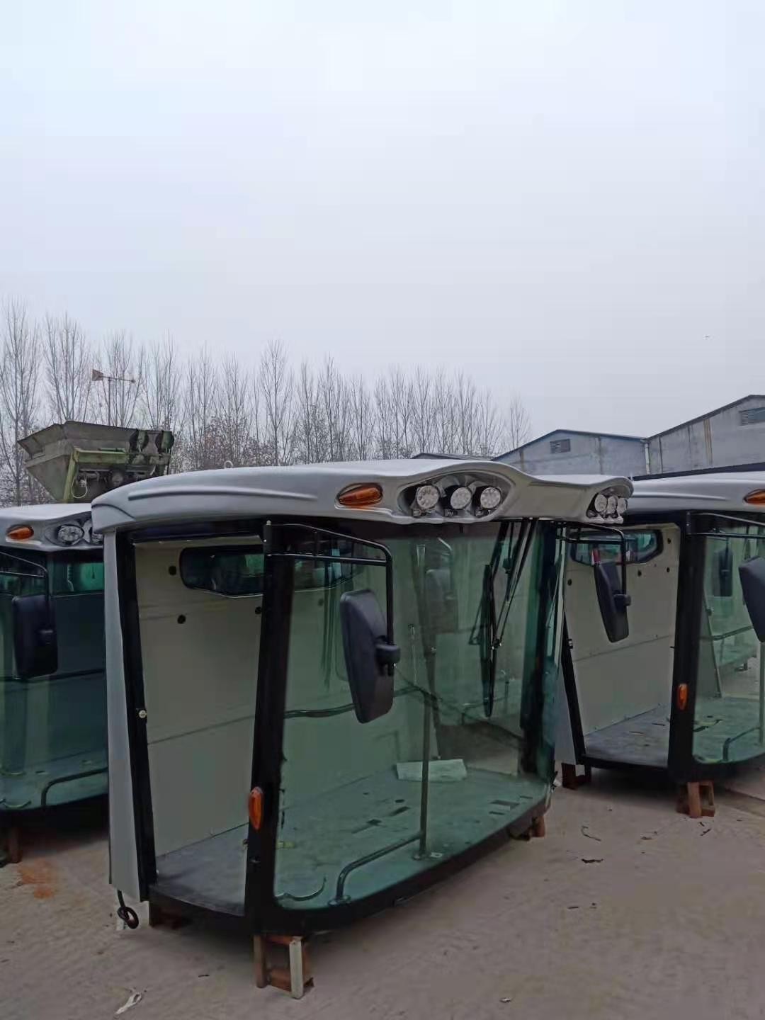車頂棚  農(nóng)機(jī)車頂棚  滾塑車頂棚  拖拉機(jī)頂棚  收割機(jī)頂棚