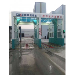 隧道式洗輪機(jī)  全自動(dòng)感應(yīng)龍門洗車機(jī)